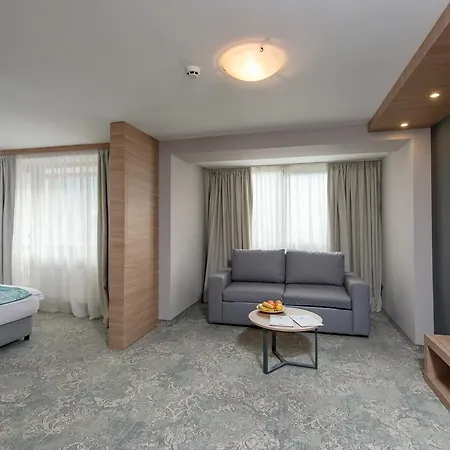 Devin Spa Hotel מלון